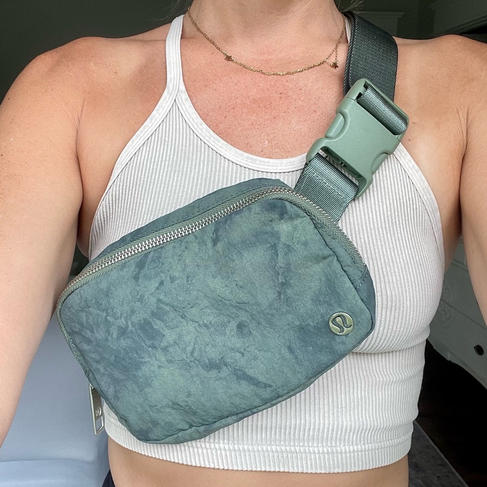 Lululemon Everywhere Belt Bag Aquila Green Twill Multi